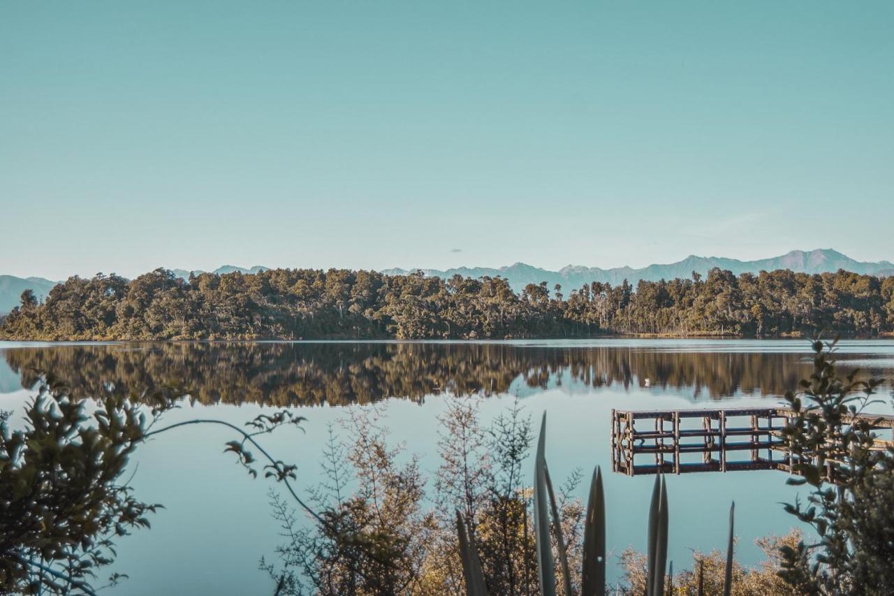 Lake Mahinapua Hotel Ruatapu Buitenkant foto