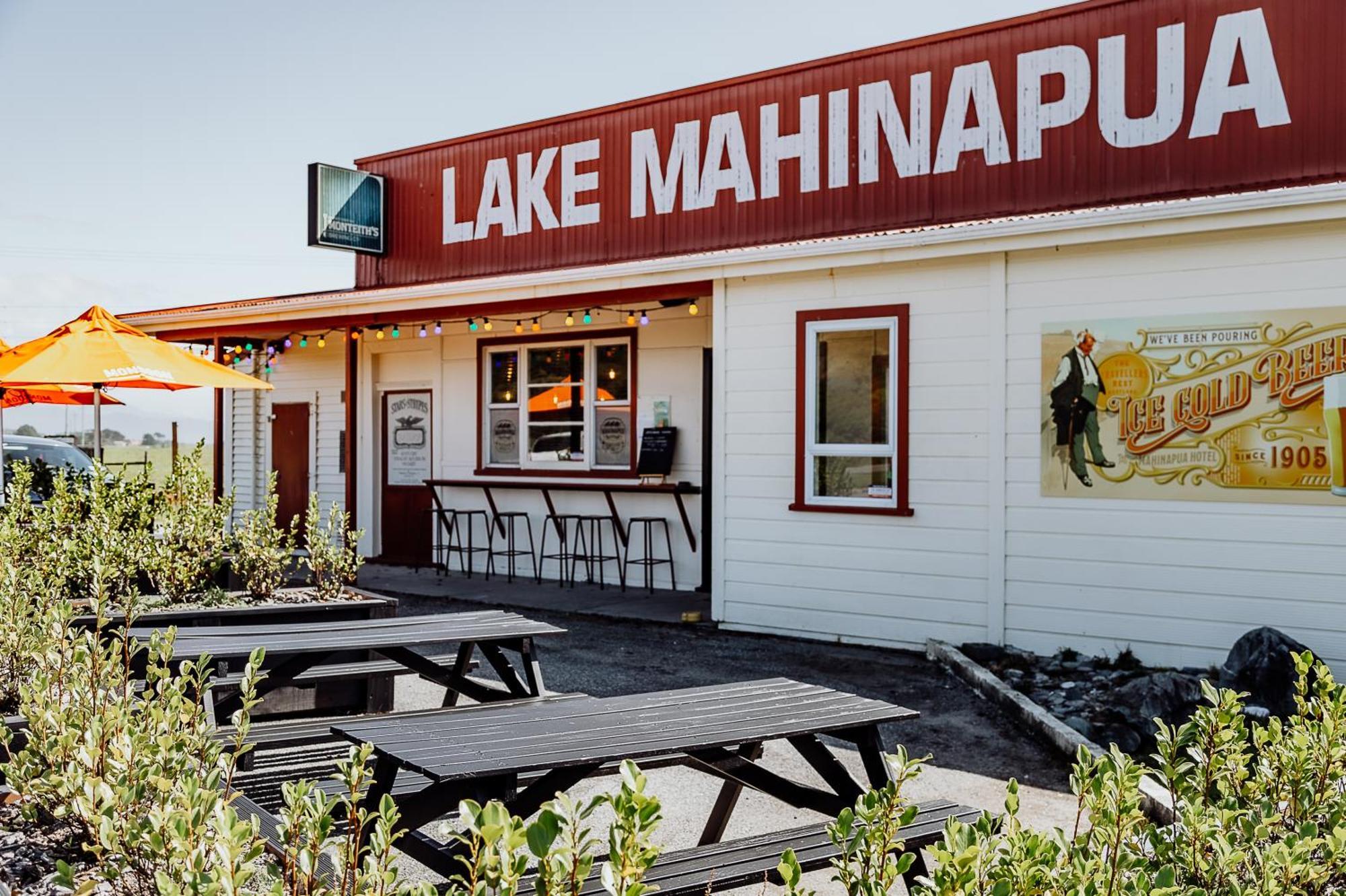 Lake Mahinapua Hotel Ruatapu Buitenkant foto